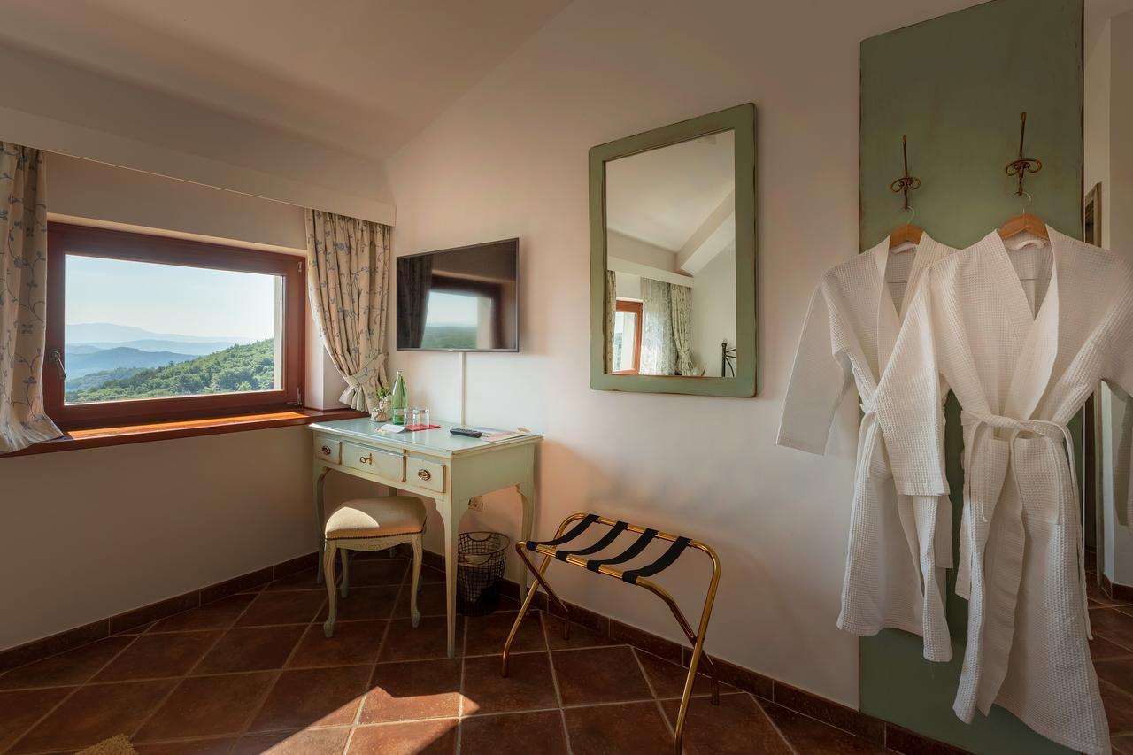 Palazzo Angelica B&B Adults Only Oprtalj Zewnętrze zdjęcie